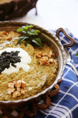  Kashk-e Bademjan: De romige weelde van aubergine ontmoet de hartige zuurheid van yoghurt!