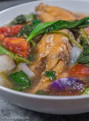  Sinigang na Isda! Een Zure En Umami Gevulde Vissoep die Je Zintuigen Zal Opwieken